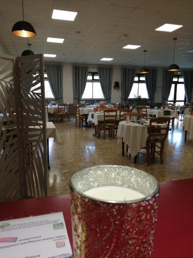 Hotel Restaurant La Grenouillere Vitré Exteriör bild