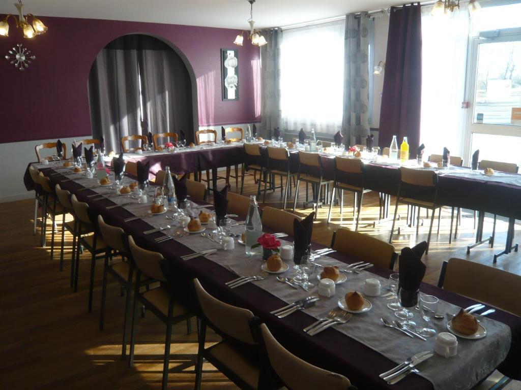 Hotel Restaurant La Grenouillere Vitré Exteriör bild