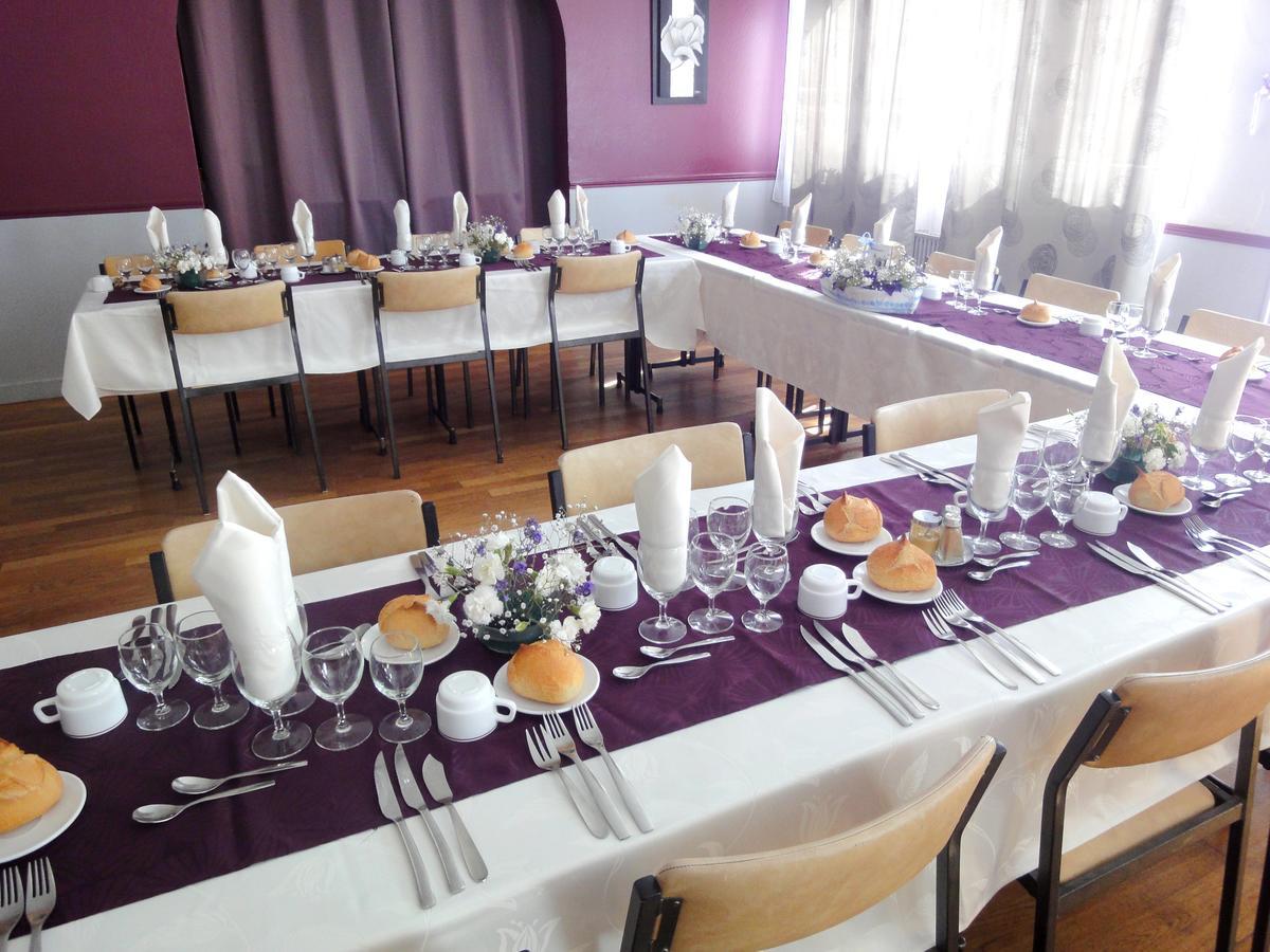 Hotel Restaurant La Grenouillere Vitré Exteriör bild